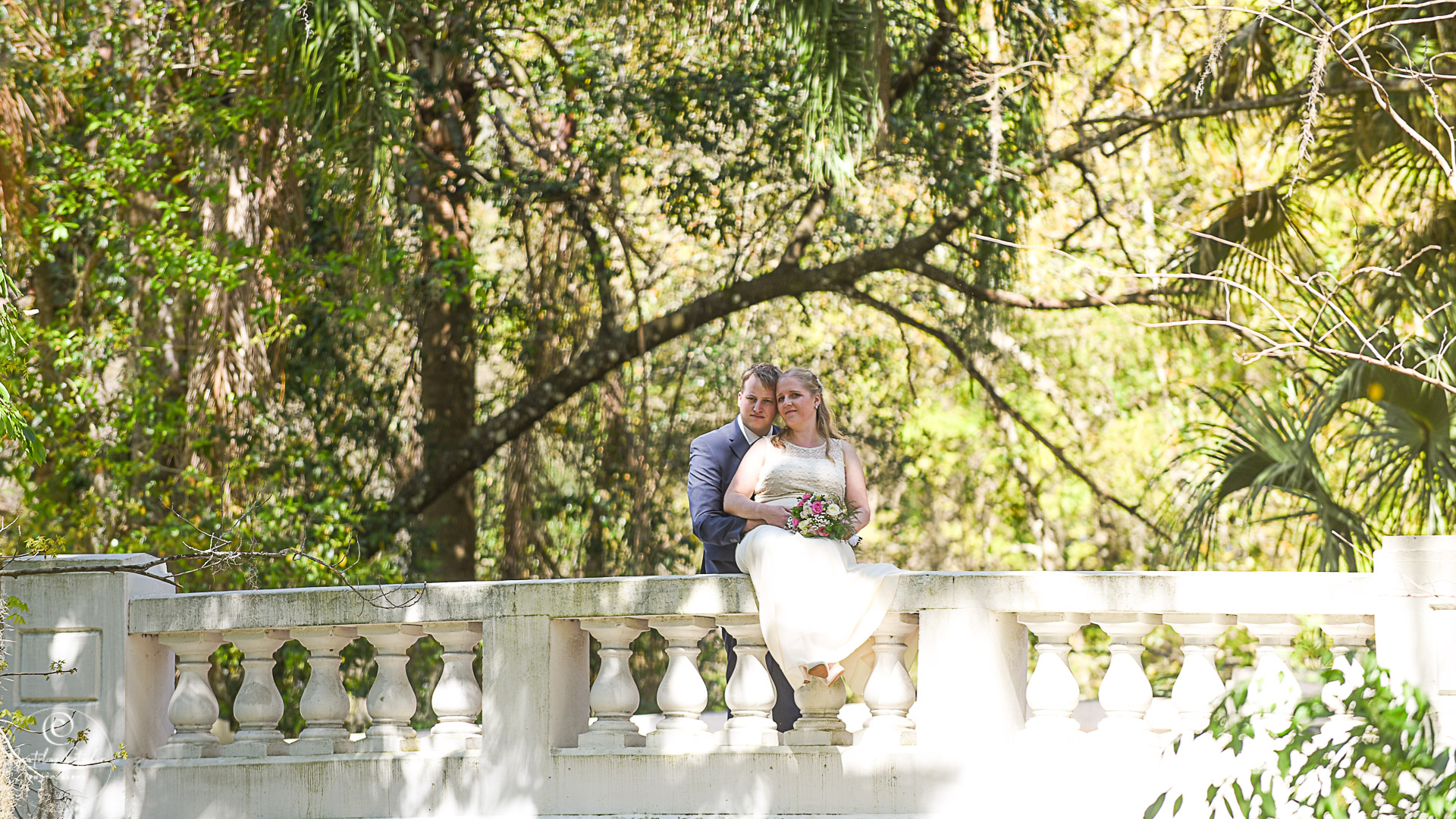 Boda en Parque Orlando, foto de los recién casados ​​en el jardín de Orlando