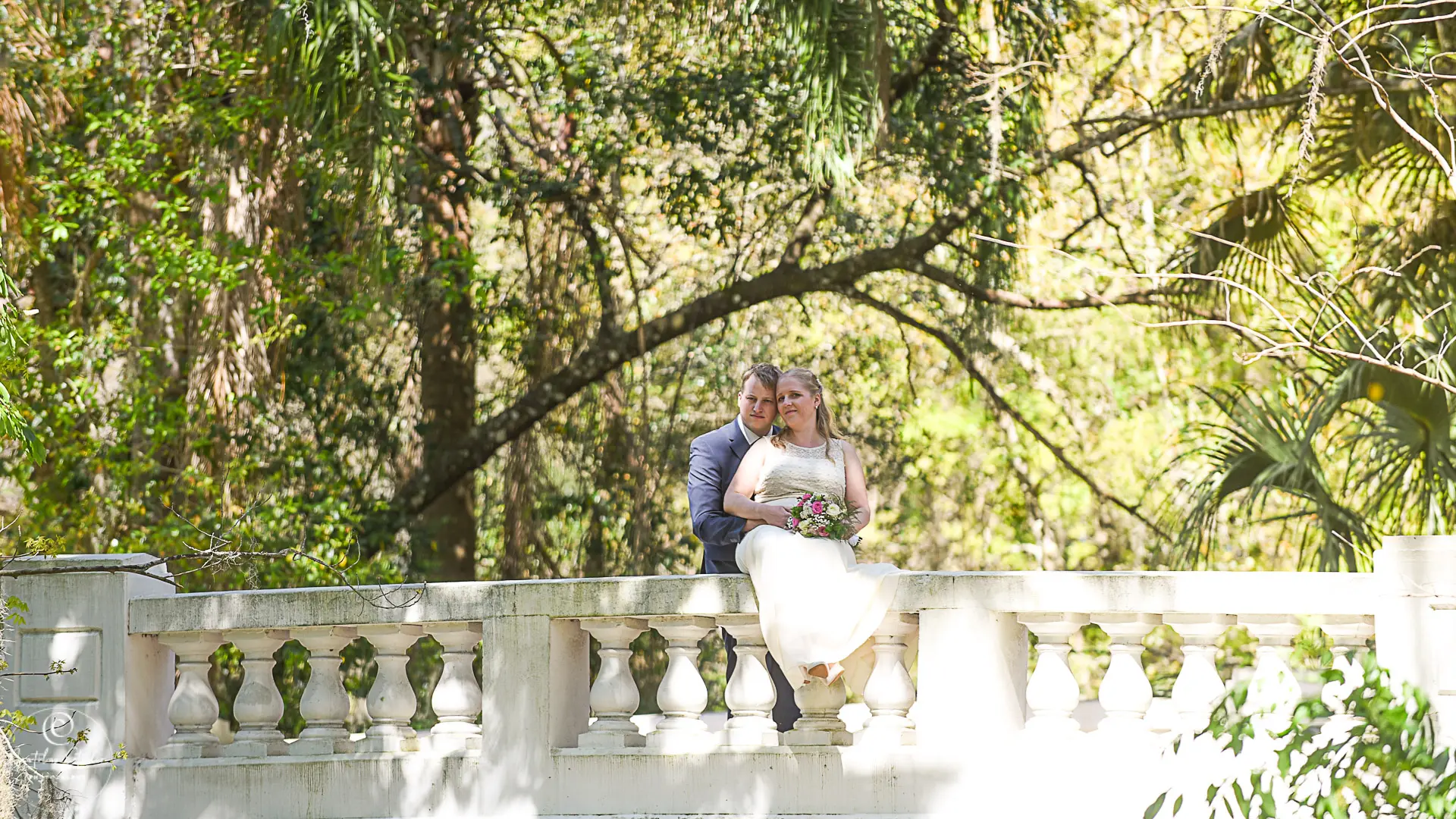 Boda en Parque Orlando, foto de los recién casados ​​en el jardín de Orlando