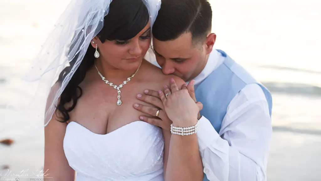 Clearwater Beach Hochzeit Foto vom Brautpaar am Strand