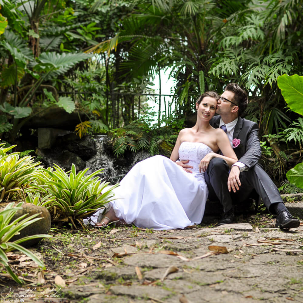 MIami Hchzeit, Foto von Brautpaar im tropischen Garten